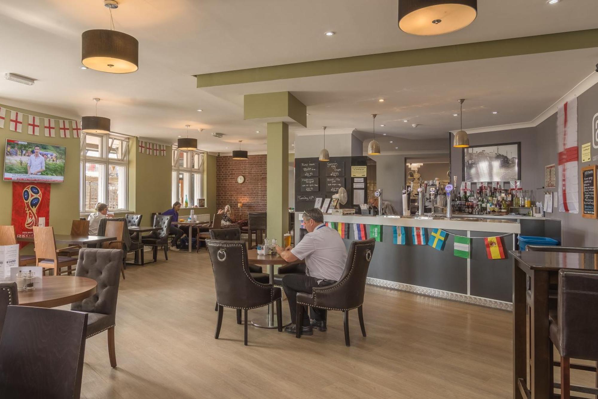 Crewe Arms Hotel Buitenkant foto