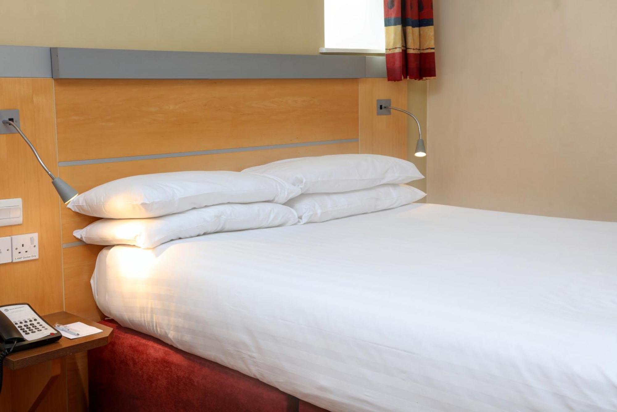 Crewe Arms Hotel Buitenkant foto