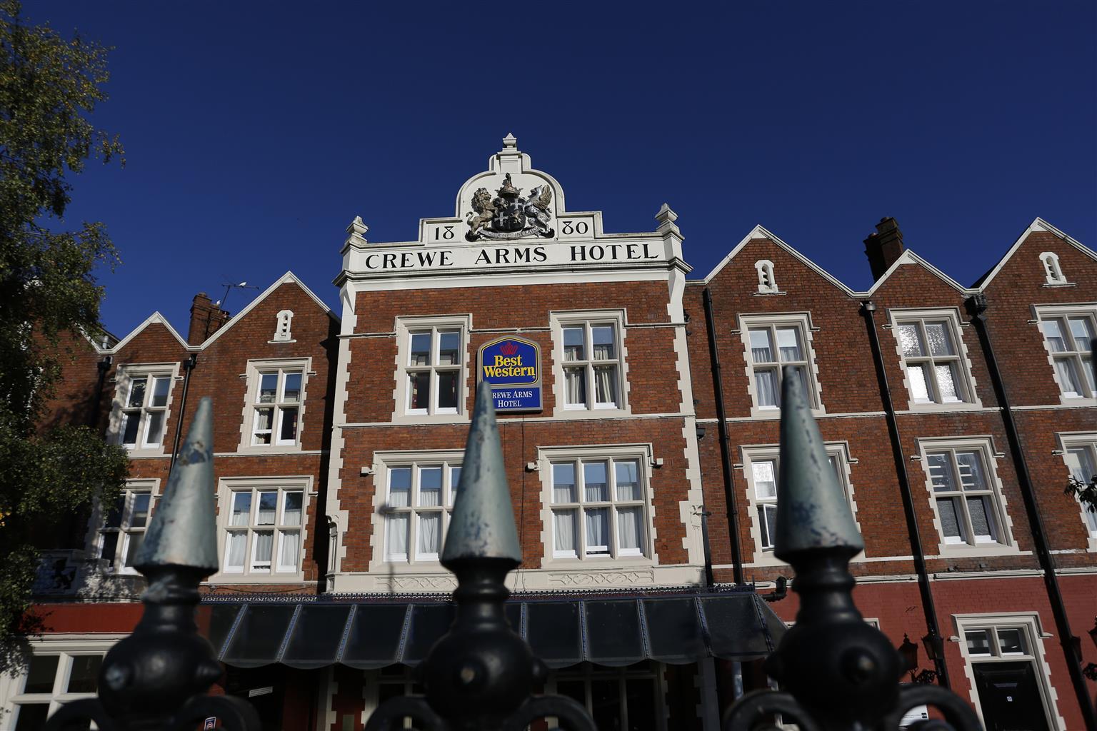 Crewe Arms Hotel Buitenkant foto