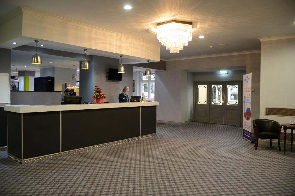 Crewe Arms Hotel Buitenkant foto