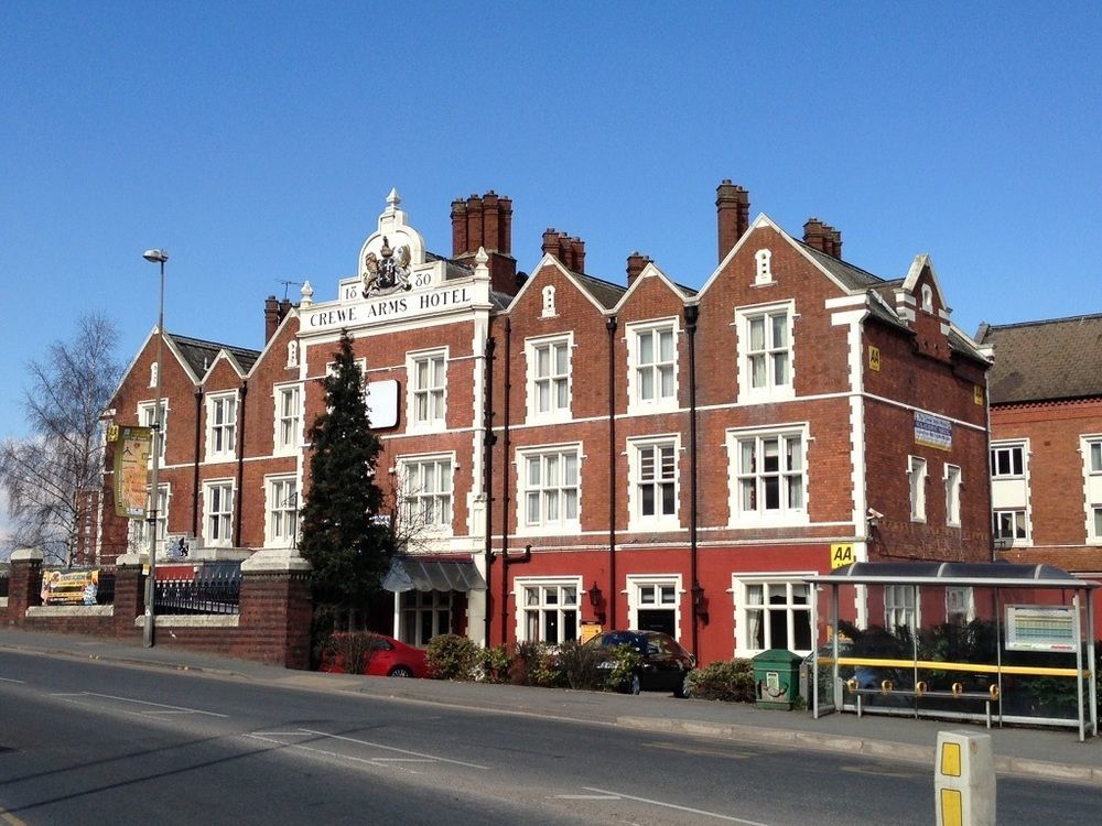 Crewe Arms Hotel Buitenkant foto