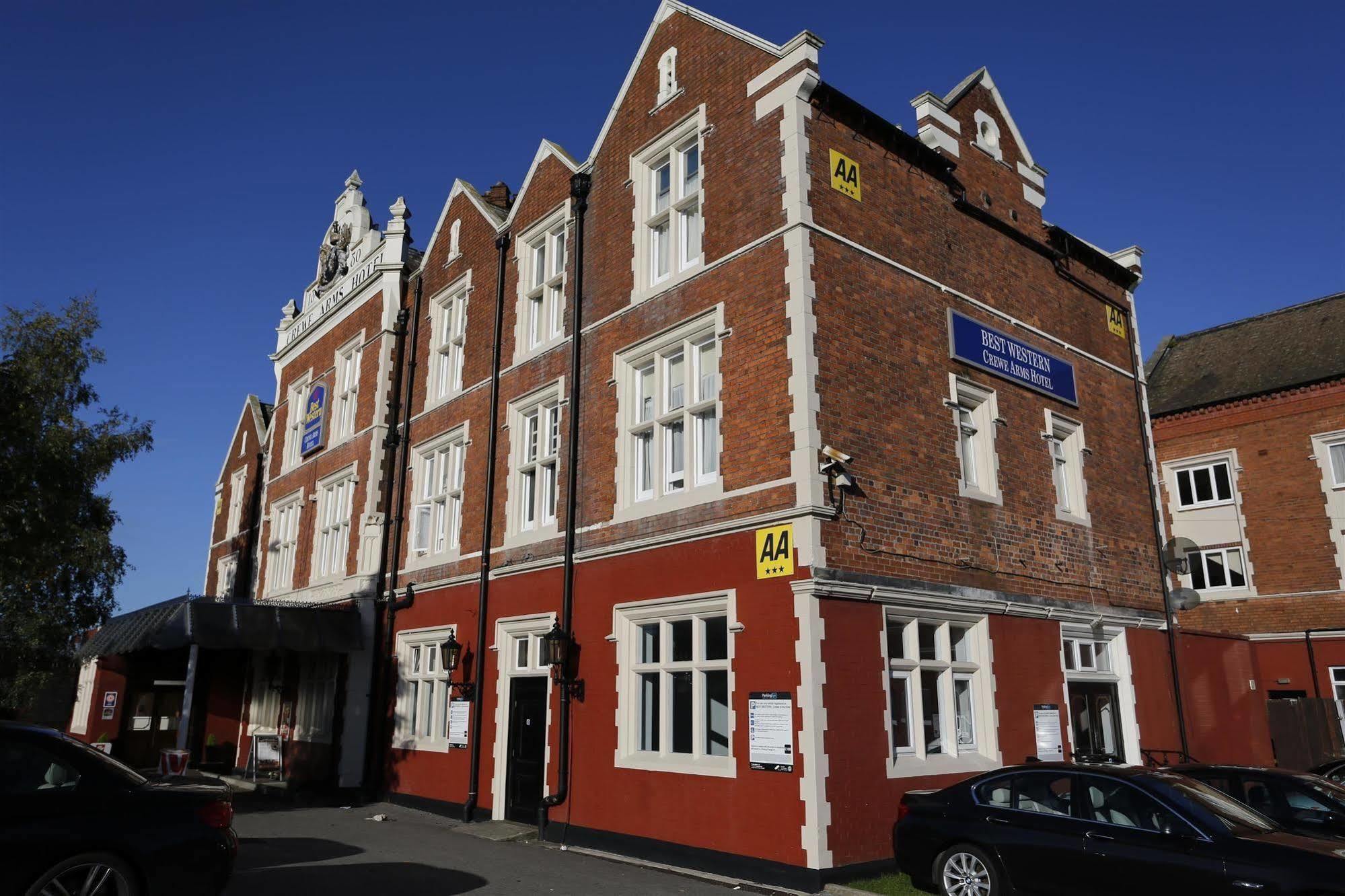 Crewe Arms Hotel Buitenkant foto